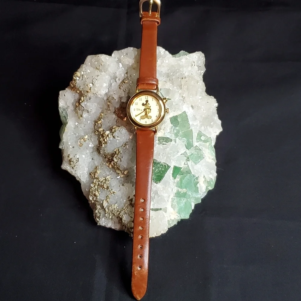 Disney Mickey Mouse Watch - Picture 2 of 5